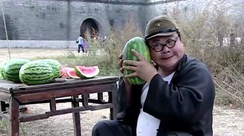 搞笑吃瓜大妈是谁,揭秘网络红人的爆笑日常