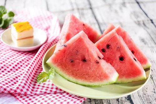 吃瓜还是吃西瓜好吃,吃瓜还是吃西瓜,谁才是美味之王?